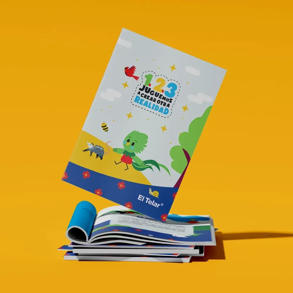 Librillo de testimonios de la estrategia 1, 2, 3 sobre fondo amarillo